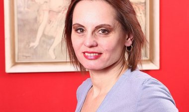 Hairy Housewife Playing with Her Pussy - Mature.nl