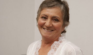 Hairy Grandma Still Works Her Wet Pussy - Mature.nl