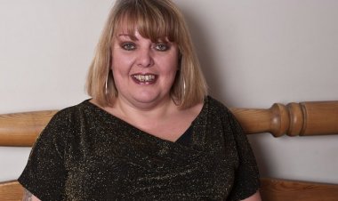 British Lady Shows Her Naughty Side - Mature.nl