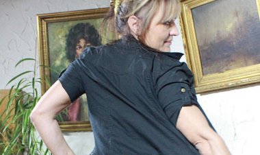 Kinky Housewife Playing All Alone - Mature.nl