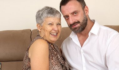 Naughty British Mature Slut Sucking and Fucking Her Lover - Mature.nl