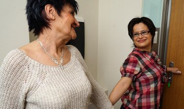 Two Horny Housewives Go to Town - Mature.nl