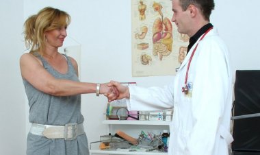 Naughty Housewife Fucking and Sucking the Doctor - Mature.nl