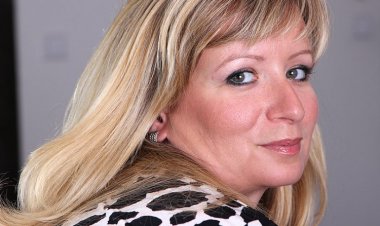 Horny Blonde Slut Getting Naughty by Herself - Mature.nl