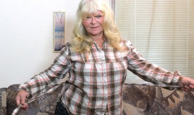 This Big Blonde Mature Slut Loves Pleasing Herself - Mature.nl