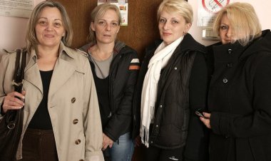 Naked Mature Women Came to Relax - Mature.nl