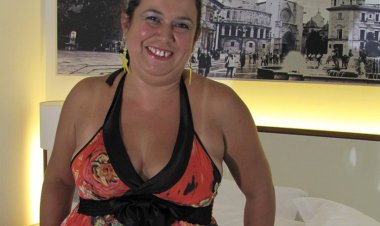 Mature Paola Loves Playing Alone - Mature.nl