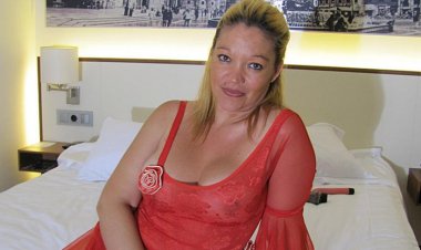 Big Titted Mama Playing with Herself - Mature.nl