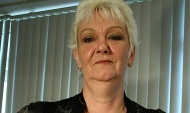 This Mature Mama Gets a Face Full of Cum - Mature.nl