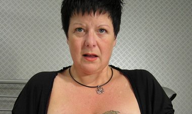 Big Titted Mama Squirts Heavily When She Cums - Mature.nl