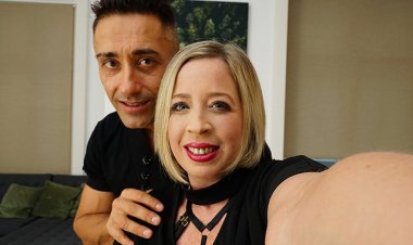 British housewife gives blowjob and is fucked hard - Mature.nl