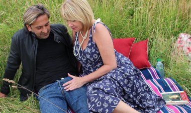 British housewife enjoys outdoor sex - Mature.nl