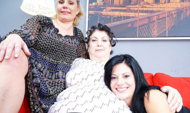 Three Old and Young Lesbians Making out on Bed - Mature.nl