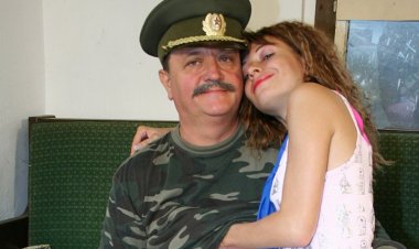 Young girl taking orders from an old sarge - Mature.nl