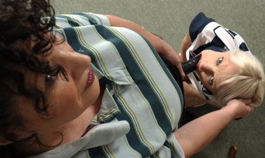 Strict Mature Slut Teaching a Young Babe a Naughty Lesson - Mature.nl