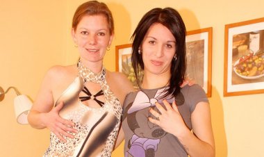 Two Naughty Old and Young Lesbians Get It on - Mature.nl