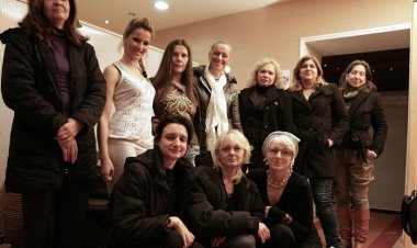 A Nice Day in an All Female Sauna - Mature.nl