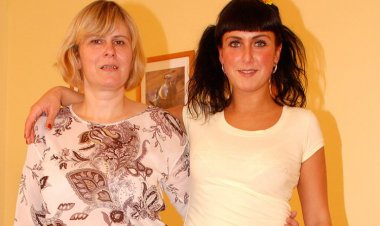 Hot Babe Doing a Chubby Mama - Mature.nl