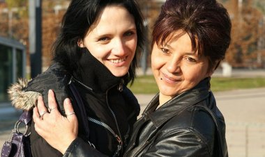 Hot Babe Doing a Naughty Mature Lesbian - Mature.nl