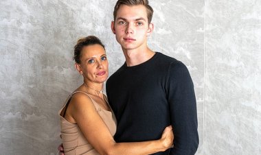 He gets his fill with his horny hairy stepmom