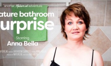 Mature Anna Bella Playing in the bathroom with her perfect breasts