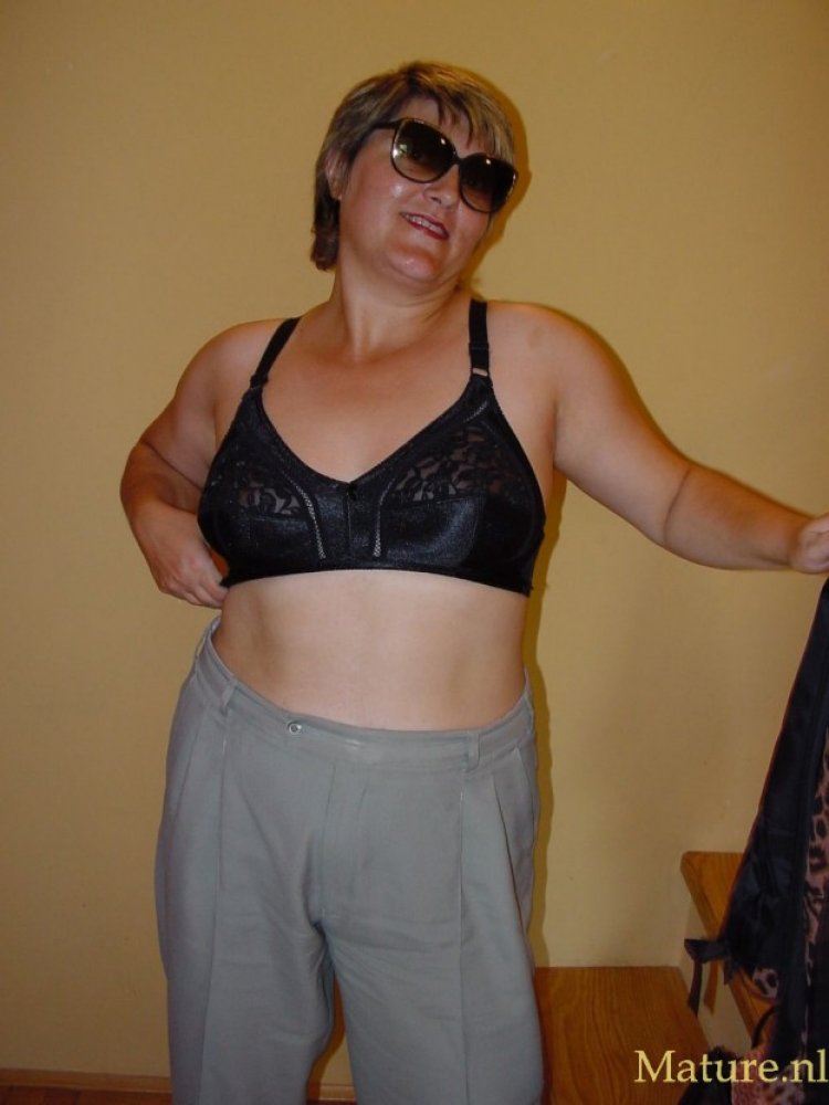 Mommy just loves showing her hairy pussy