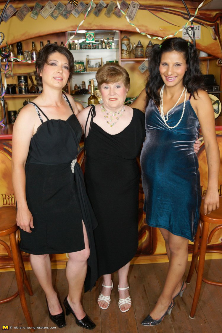 One pregnant teen gets done by two older lesbians