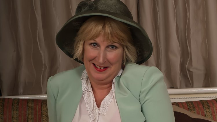 British lady shows her naughty side