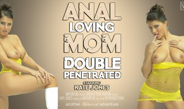 Anal loving mom Kate Jones gets double penetrated in rough threesome