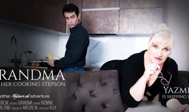 Cooking toyboy gets seduced by curvy big butt grandma Yazmine