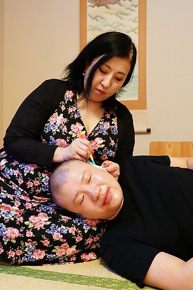 Big booty asian mom fucking and sucking hard