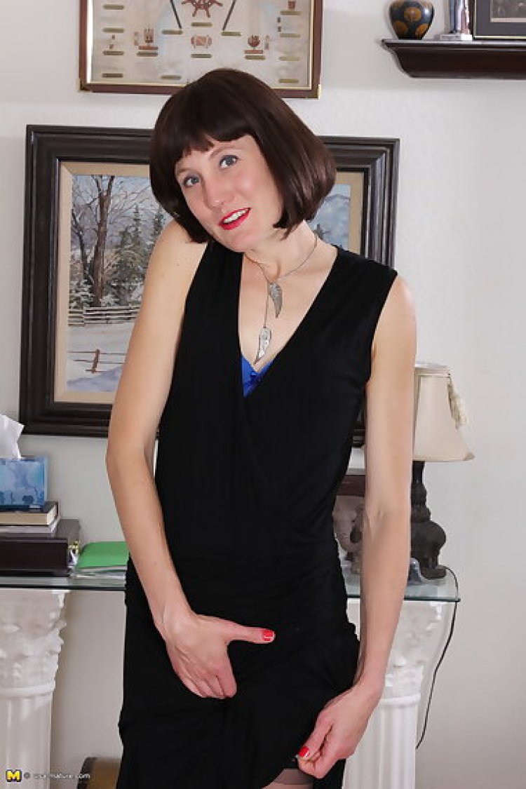 Naughty american housewife playing around