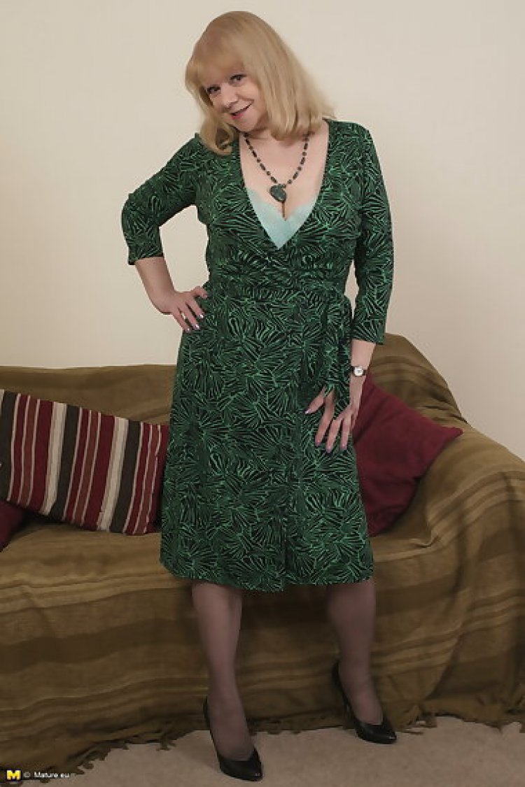 Horny british housewife teasing and pleasing