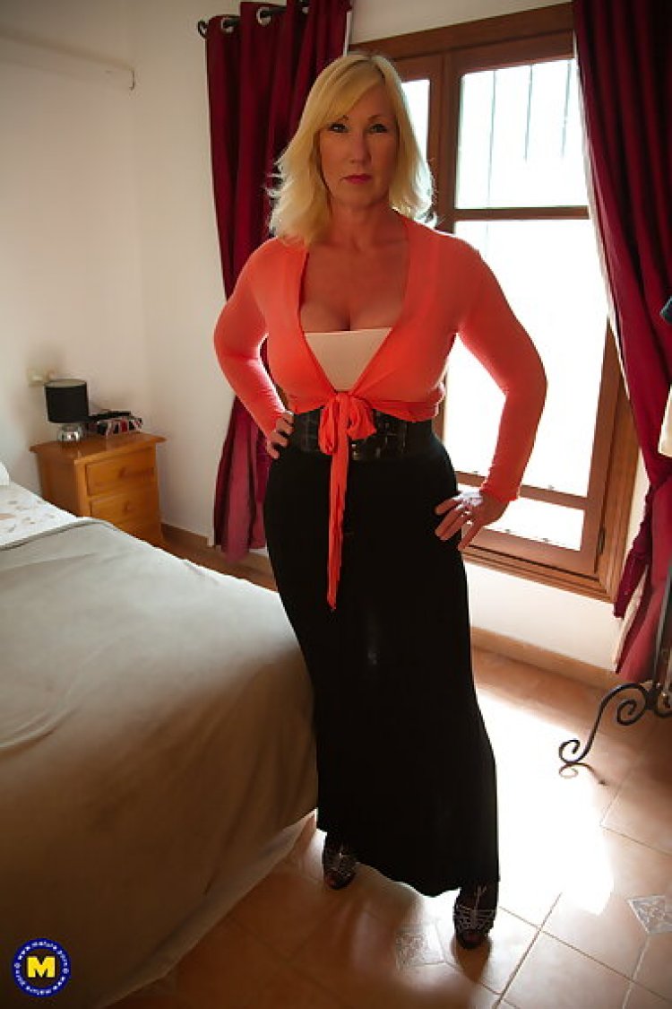Naughty big breasted melody charm pleasing herself at her hotelroom