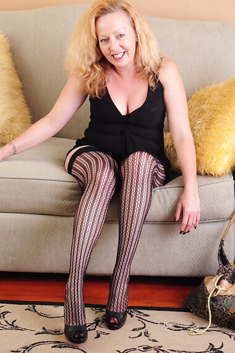 Naughty american housewife getting naked and then some