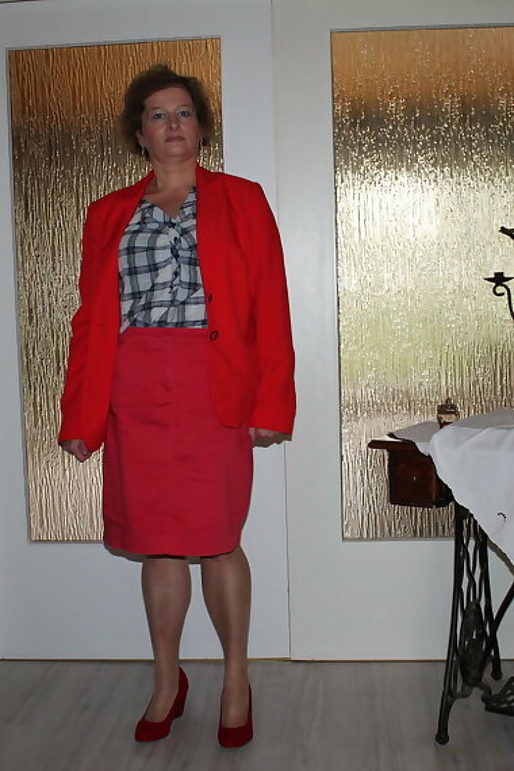 German suzie is one naughty mature lady