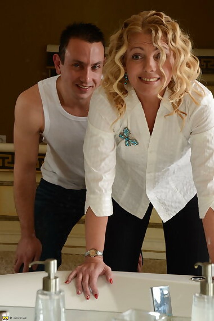 This mature slut loves to play dirty games with her man