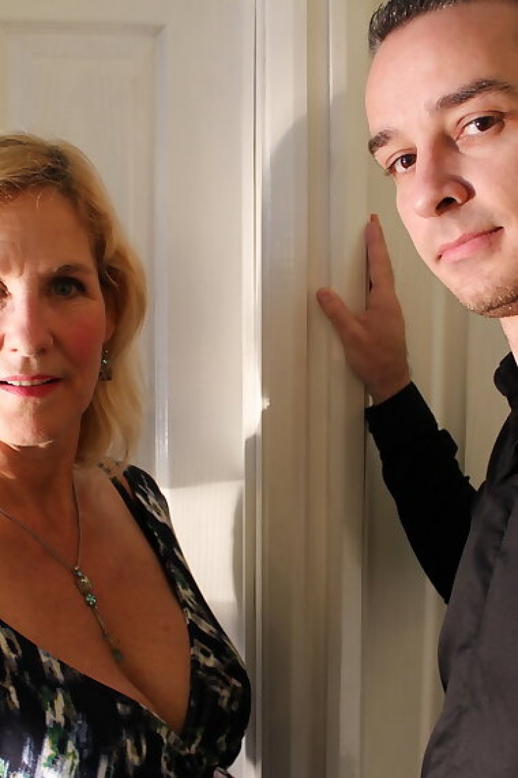 Naughty british mature lady doing her toy boy