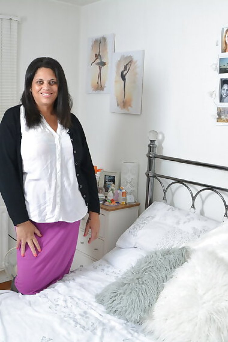 Naughty british bbw having fun with her toy