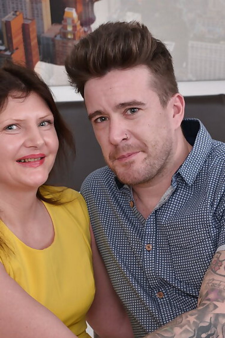 Hairy british housewife fucking with herlover
