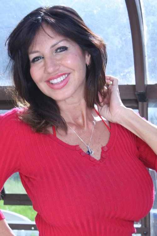 Tara Holiday