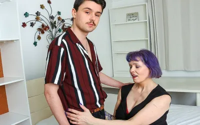 Big Breasted Mature Lady Having Fun with Her Toy Boy - Mature.nl