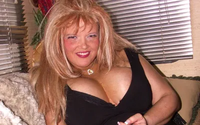 Big Brested Blonde Mature Slut Fucking and Sucking - Mature.nl