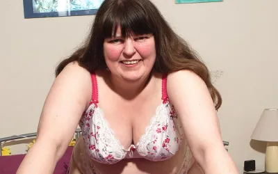Big British Mature Lady Playing with Herself - Mature.nl