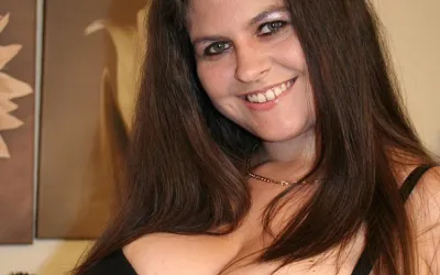 Big Titted Housewife Rocking Her Tits - Mature.nl