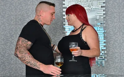 Busty Milf gets fucked by her toyboy - Mature.nl