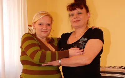 Chubby Teen Doing a Naughty Mature Lesbian - Mature.nl