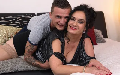 Cute Chubby Housewife Seduced by the Guy next Door - Mature.nl