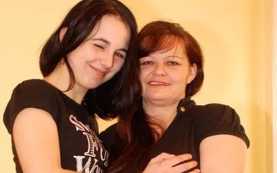 Horny Babe Doing Her Way Older Girlfriend - Mature.nl