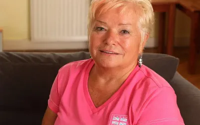 Horny Blonde Mature Slut Getting Wet on the Couch - Mature.nl